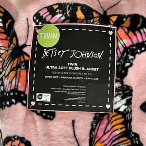 Betsey Johnson Twin Butterfly Throw